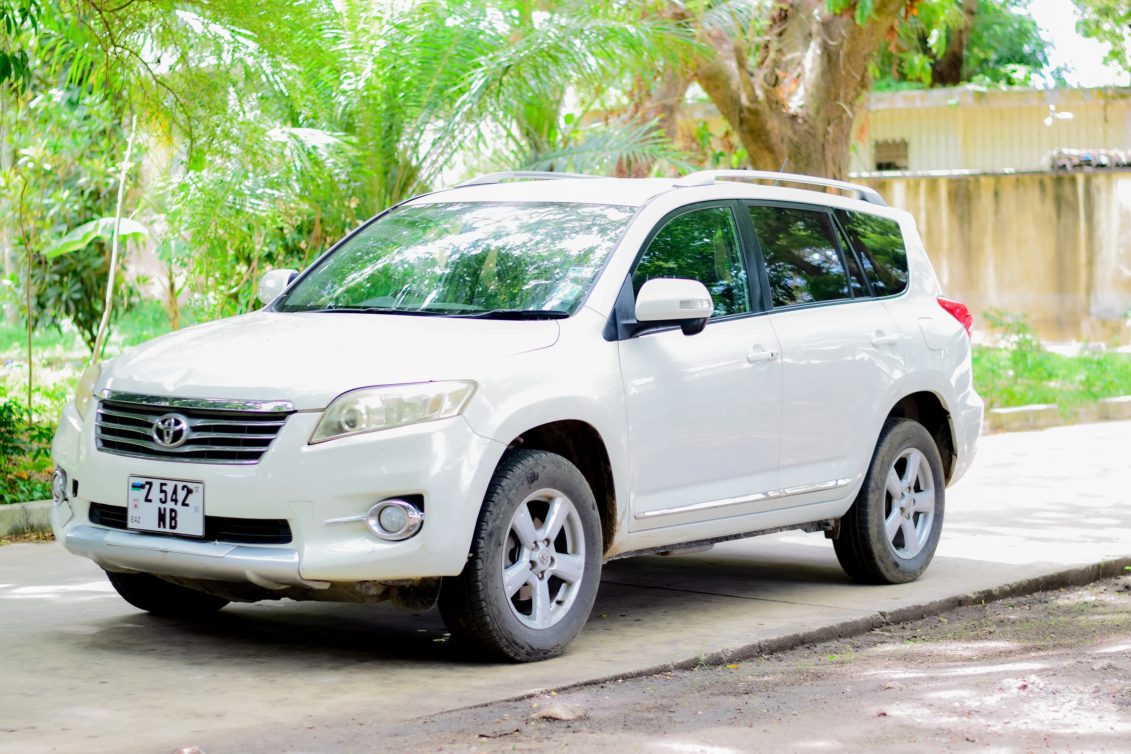 Toyota Vanguard car hire Zanzibar - photo 2